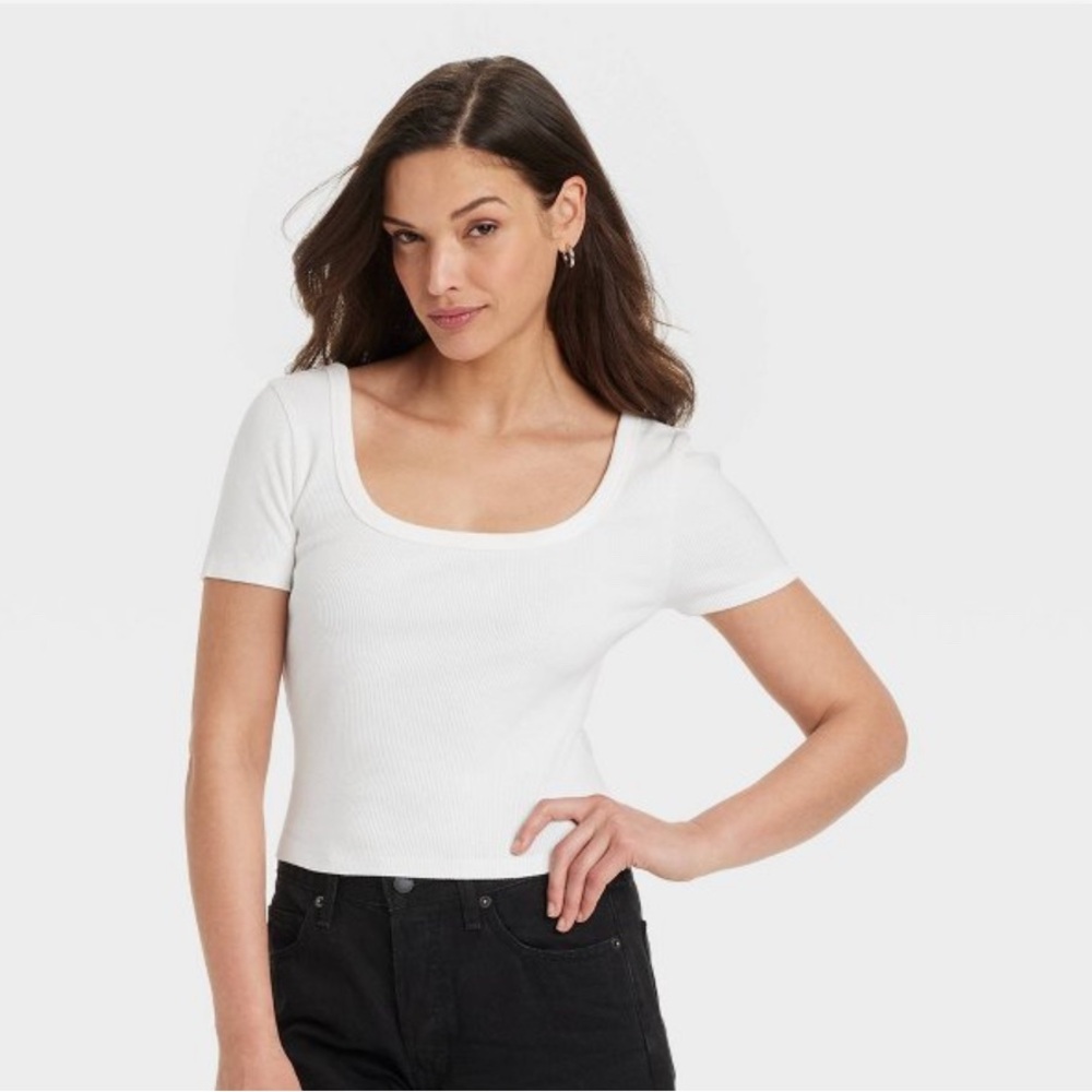 Bundle of 2 Universal Thread shrunken short sleeve scoop neck t shirts